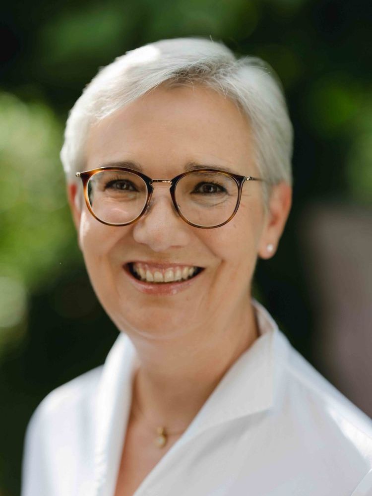 Regina Höfler Regina Höfler